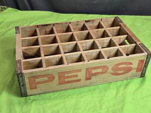 lot 20 image: Vintage Pepsi-Cola Wooden Crate with Dividers