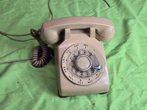 lot 29 image: Vintage Western Electric Rotary Dial Telephone
