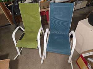 lot 30 image: Set of 2 Outdoor Chairs - Green and Blue Sling Chairs