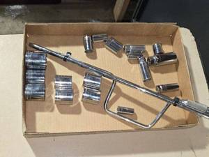 lot 40 image: Sockets, Extension, Speed Wrench