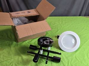 lot 84 image: Recessed Lighting Fixture Kit with White Trim and Components