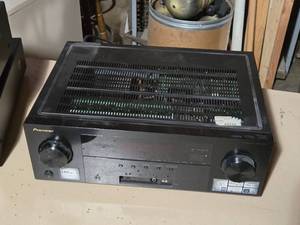 lot 98 image: Pioneer VSX-1022-K AV Receiver 6.1 Channel with HDMI and Airplay