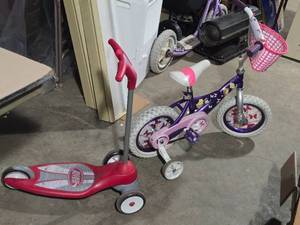 lot 101 image: Childrens Ride-On Set Push Scooter and Kids Bicycle