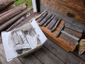 lot 106 image: Collection of Cultured Stone Pieces in Handipak Box