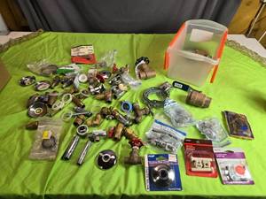 lot 230 image: Large Lot of Plumbing Supplies and Hardware Accessories, Valves, Fittings Etc