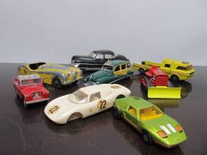lot 22 image: Lot of Vintage Diecast & Other Toy Cars