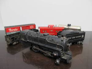 lot 58 image: Vintage O Gauge MARX Train Set
