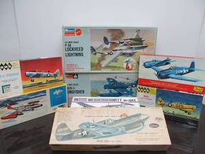 lot 60 image: Group of Vintage Airplane Models