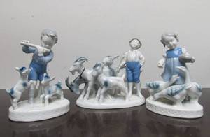 lot 90 image: Lot of Old Vintage Bavarian Porcelain Figurines