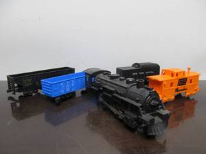 lot 95 image: Vintage MARX O Gauge Train Set