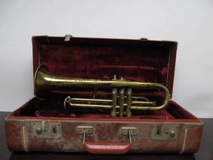 lot 103 image: Vintage 1950s era Trombone wCase
