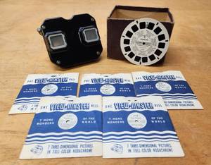 lot 179 image: Vintage VIEWMASTER Viewer & Reels