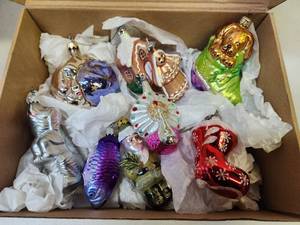 lot 128 image: Nice Group of Glass Christmas Ornaments