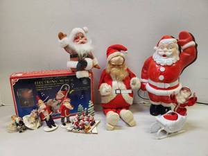 lot 133 image: Estate Lot of Assorted Vintage Christmas SANTA CLAUS Decorations etc