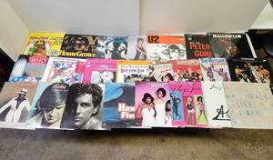 lot 183 image: Lot of Vintage Vinyl Records #1