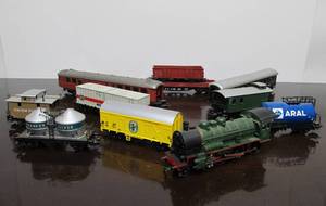 lot 153 image: Excellent Quality MARKLIN HO Scale Train Set