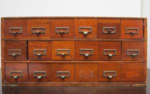 lot 174 image: Nice Vintage 18-Drawer File Cabinet