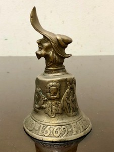 lot 200 image: Vintage Solid Brass Cavalier or Pirate Bell