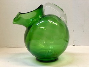 lot 283 image: Vintage Green & Clear Glass Deco Ball Pitcher