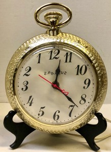 lot 286 image: Mid Century SPARTUS Pocket Watch Kitchen Wall Clock