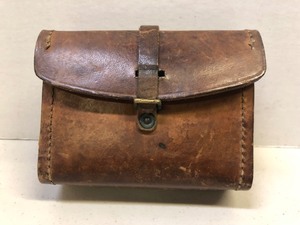 lot 290 image: Old Antique Western Leather Ammo Pouch
