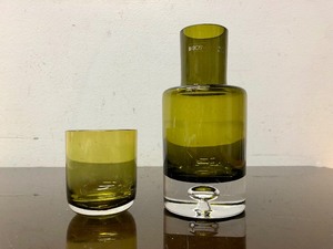 lot 225 image: Lovely Olive Green KROSNO Glass Decanter