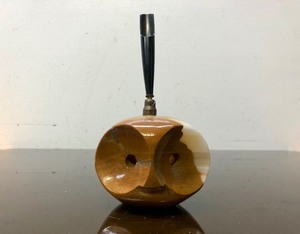 lot 233 image: Vintage Carved Onyx Owl Head Pen Holder