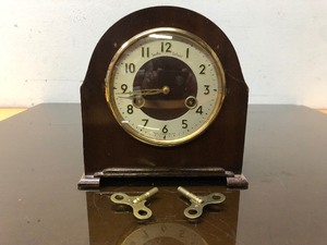 lot 235 image: Nice Vintage Art Deco Smiths Enfield Mantel Clock
