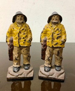 lot 261 image: Original Antique Old Salt Cast Iron Fisherman Bookend Set