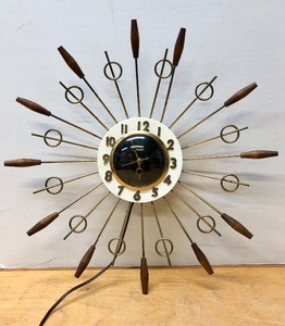 lot 317 image: Great Looking Mid Century Brass & Teak Atomic Starburst Wall Clock
