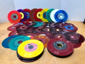 lot 343 image: LARGE Estate Collection of Colored 45 Records