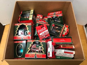 lot 364 image: LARGE Lot of Mint in Box COCA COLA Christmas Ornaments 