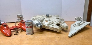 lot 355 image: Lotof 4 Original Vintage 1970s to Early 80s STAR WARS Vehicles