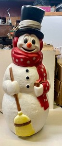 lot 41 image: Large Vintage Empire SNOWMAN Lighted Blowmold 