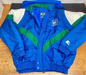 lot 350 image: Nice Condition Retro Vintage MN TIMBERWOLVES Starter Jacket - Size L