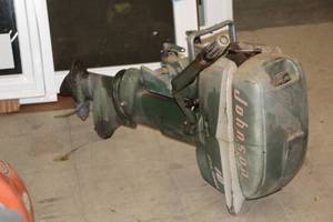 lot 661 image: Vintage Johnson 10-HP Outboard Boat Motor QD-16