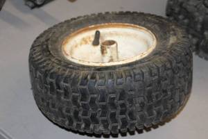 lot 679 image: Lot of (1) Replacement Utility Tire & Wheel 15x5.00-6NHS