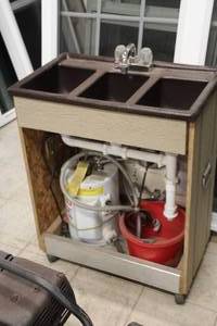 lot 695 image: Portable Rolling Wash Station