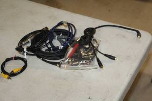 lot 725 image: Lot of  Assorted Audio Cables