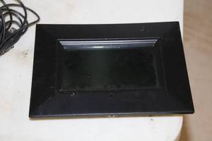 lot 731 image: 7 Digital Picture Frame