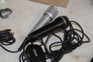 lot 730 image: Lot of (2) Microphones