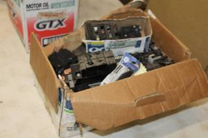 lot 743 image: Lot of (1 Box) Assorted Electrical Breaker Switches