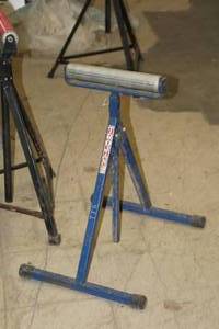 lot 602 image: 12 Material Roller Stand  Adjustable