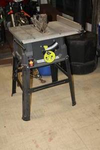 lot 609 image: Master Mechanic 10 Table Saw M1H-ZP3-254