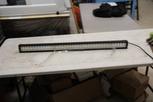 lot 613 image: 42 240 Watt 21,600-Lumen LED Light Bar