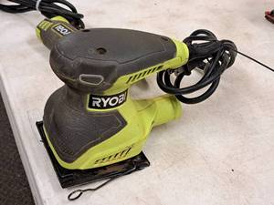 lot 622 image: Ryobi 14 Sheet Palm Sander S652DG