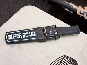 lot 624 image: Ironton Super Scanner Hand-Held Metal Detector MD-3003B1
