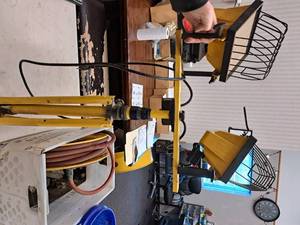 lot 626 image: Dual Head Shop Worklight with Tripod Stand