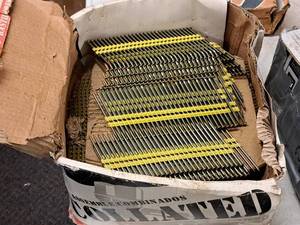 lot 634 image: Lot of (1 Box) FitsRite 21-degree Round Head Plastic Framing Nails 3-14x.131