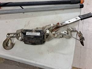 lot 642 image: Cable Winch
